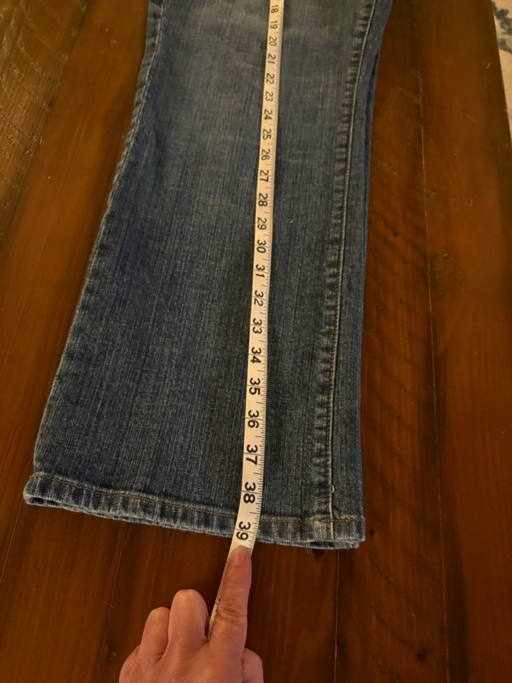 Chico's 1.5 Short Platinum Denim Jeans in Faded Blue, Sz 8-10, no gap waistband - Picture 4 of 9